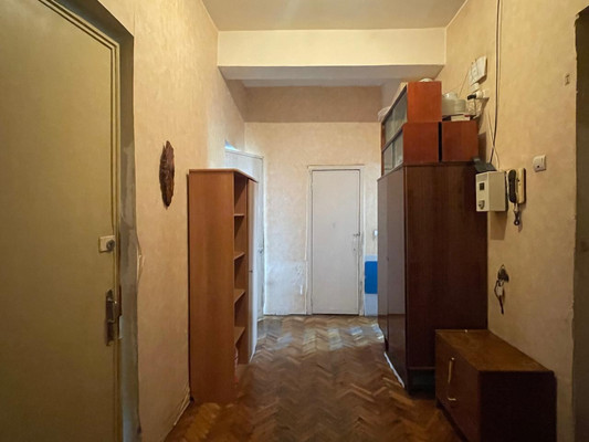Продам двухкомнатную (2-комн.) квартиру, Максимова ул, 6, Москва г