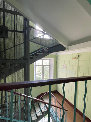 Продам двухкомнатную (2-комн.) квартиру, Максимова ул, 6, Москва г
