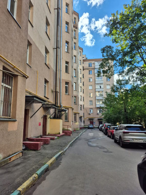 Продам двухкомнатную (2-комн.) квартиру, Максимова ул, 6, Москва г