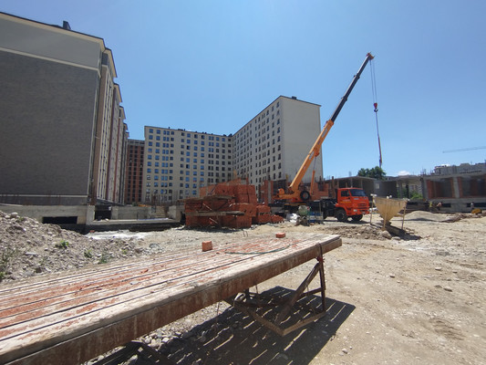 Продам двухкомнатную (2-комн.) квартиру, Кирова ул, 1, Нальчик г
