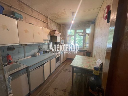 Продам трехкомнатную (3-комн.) квартиру, Кораблестроителей ул, 39Б, Санкт-Петербург г