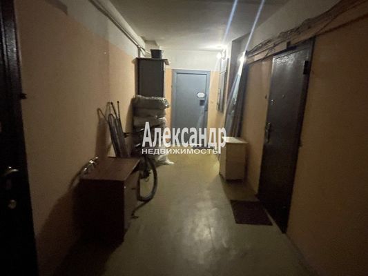 Продам трехкомнатную (3-комн.) квартиру, Кораблестроителей ул, 39Б, Санкт-Петербург г