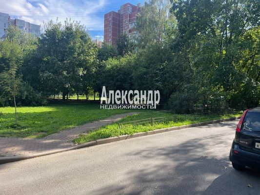Продам трехкомнатную (3-комн.) квартиру, Кораблестроителей ул, 39Б, Санкт-Петербург г