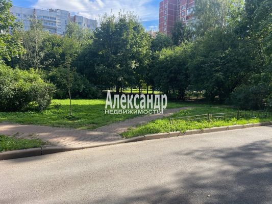 Продам трехкомнатную (3-комн.) квартиру, Кораблестроителей ул, 39Б, Санкт-Петербург г