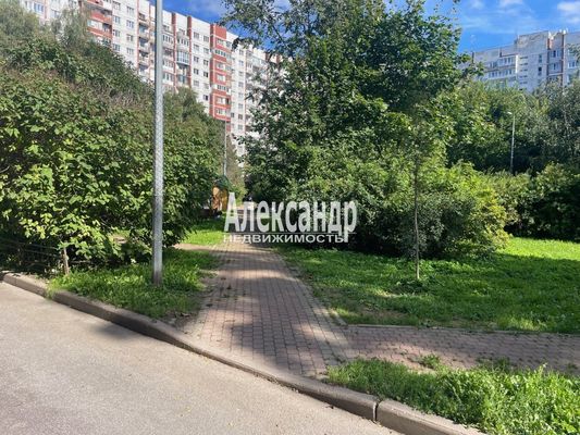 Продам трехкомнатную (3-комн.) квартиру, Кораблестроителей ул, 39Б, Санкт-Петербург г