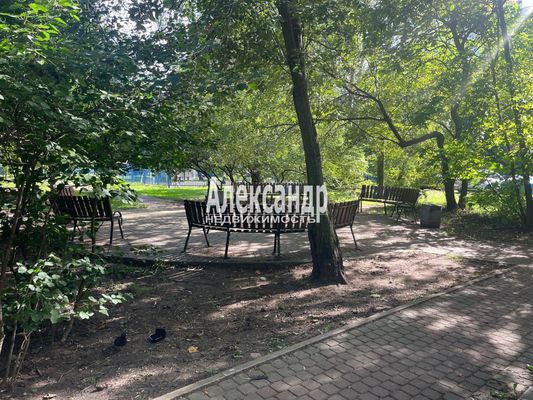 Продам трехкомнатную (3-комн.) квартиру, Кораблестроителей ул, 39Б, Санкт-Петербург г