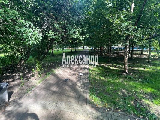 Продам трехкомнатную (3-комн.) квартиру, Кораблестроителей ул, 39Б, Санкт-Петербург г