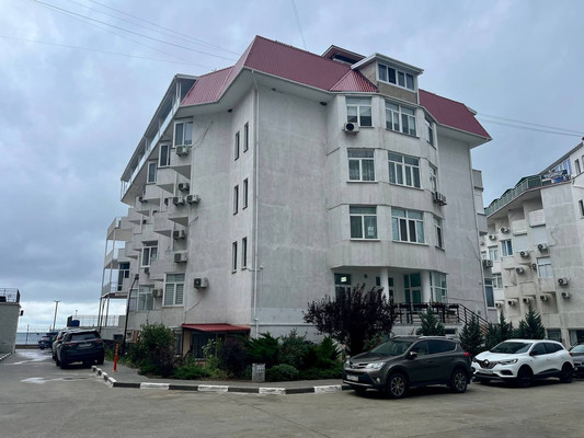 Продам трехкомнатную (3-комн.) квартиру, Черноморская наб, 1Л, Феодосия г