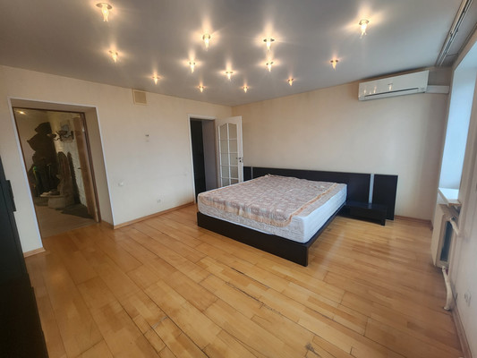 Продам многокомнатную квартиру, Полиграфистов ул, 11кв, Чехов г