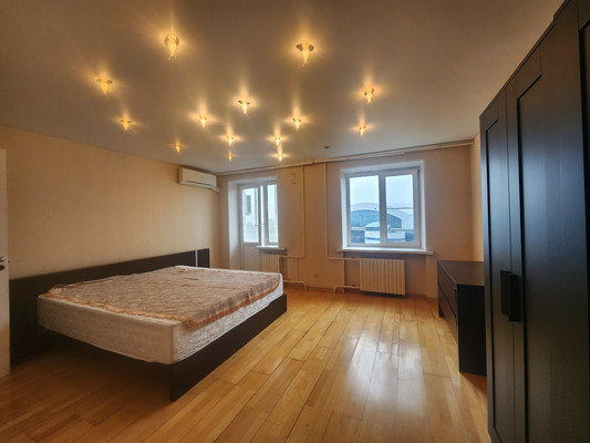 Продам многокомнатную квартиру, Полиграфистов ул, 11кв, Чехов г