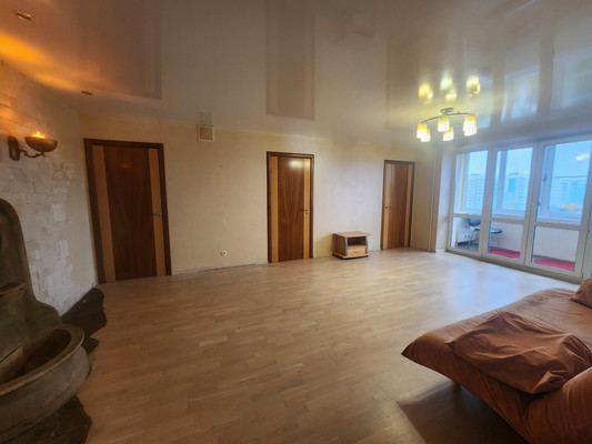 Продам многокомнатную квартиру, Полиграфистов ул, 11кв, Чехов г