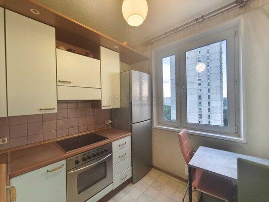 Продам двухкомнатную (2-комн.) квартиру, Неманский проезд, 11, Москва г