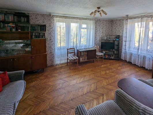 Продам двухкомнатную (2-комн.) квартиру, Новоселов ул, 4, Гатчина г