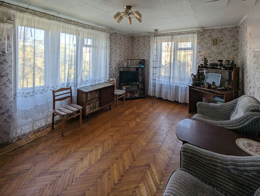 Продам двухкомнатную (2-комн.) квартиру, Новоселов ул, 4, Гатчина г