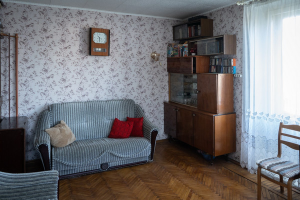 Продам двухкомнатную (2-комн.) квартиру, Новоселов ул, 4, Гатчина г