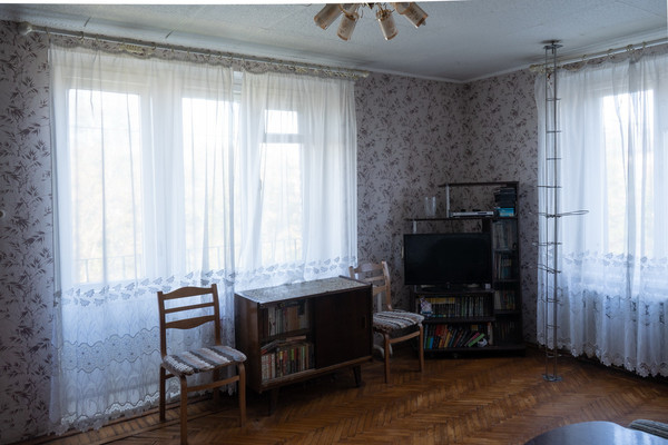 Продам двухкомнатную (2-комн.) квартиру, Новоселов ул, 4, Гатчина г