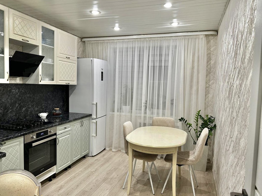 Продам трехкомнатную (3-комн.) квартиру, Ладожская ул, 123, Пенза г