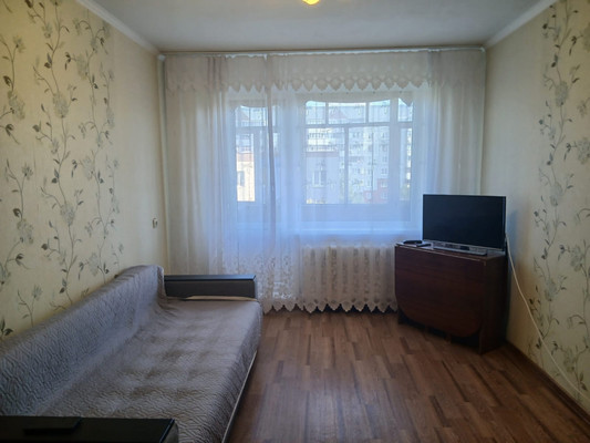 Продам двухкомнатную (2-комн.) квартиру, Лукина ул, 11к1, Казань г