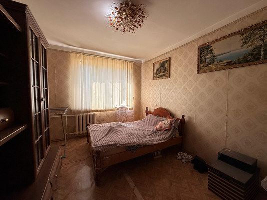 Продам двухкомнатную (2-комн.) квартиру, Киримова ул, 138, Нальчик г