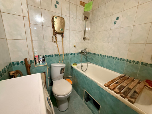 Продам двухкомнатную (2-комн.) квартиру, Киримова ул, 138, Нальчик г