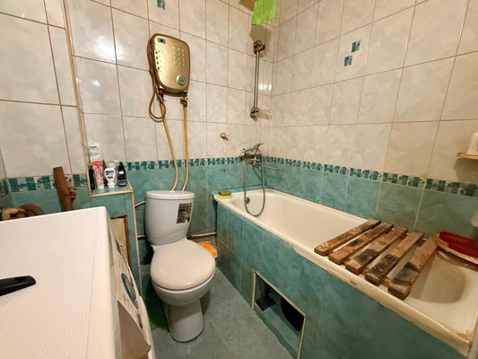 Продам двухкомнатную (2-комн.) квартиру, Киримова ул, 138, Нальчик г