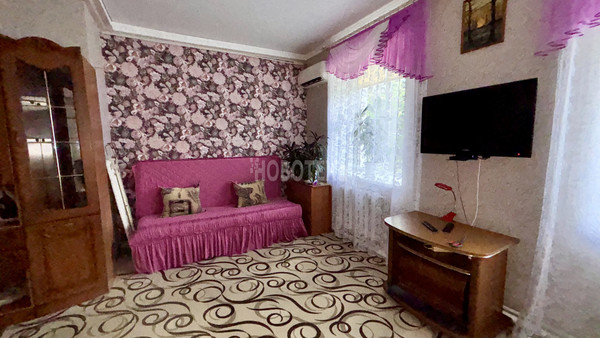 Сдам двухкомнатную (2-комн.) квартиру, Революционная ул, 102, Крымск г