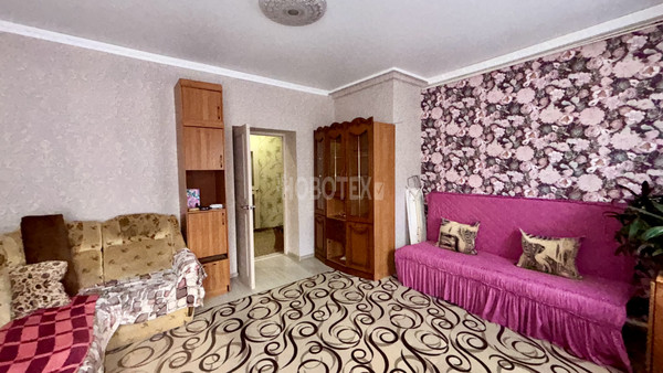 Сдам двухкомнатную (2-комн.) квартиру, Революционная ул, 102, Крымск г
