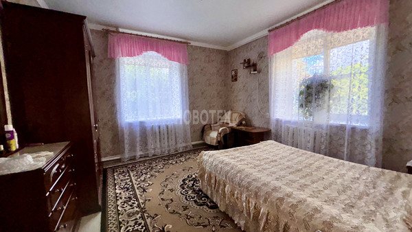 Сдам двухкомнатную (2-комн.) квартиру, Революционная ул, 102, Крымск г