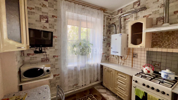 Сдам двухкомнатную (2-комн.) квартиру, Революционная ул, 102, Крымск г