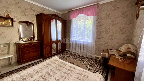 Сдам двухкомнатную (2-комн.) квартиру, Революционная ул, 102, Крымск г