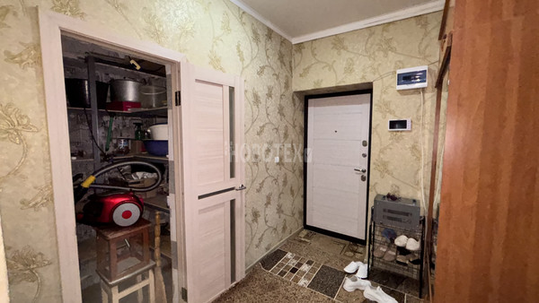 Сдам двухкомнатную (2-комн.) квартиру, Революционная ул, 102, Крымск г