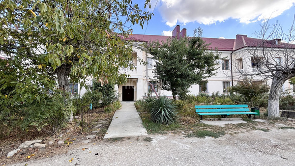 Сдам двухкомнатную (2-комн.) квартиру, Революционная ул, 102, Крымск г