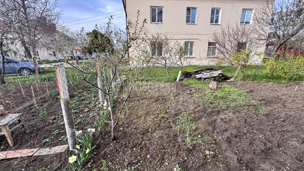 Сдам двухкомнатную (2-комн.) квартиру, Революционная ул, 102, Крымск г