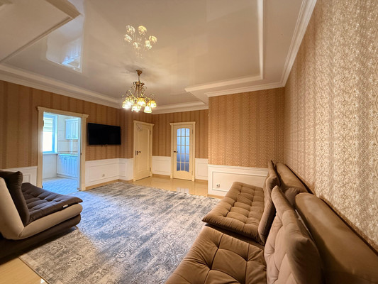 Продам трехкомнатную (3-комн.) квартиру, Калмыкова ул, 235ка, Вольный Аул кп