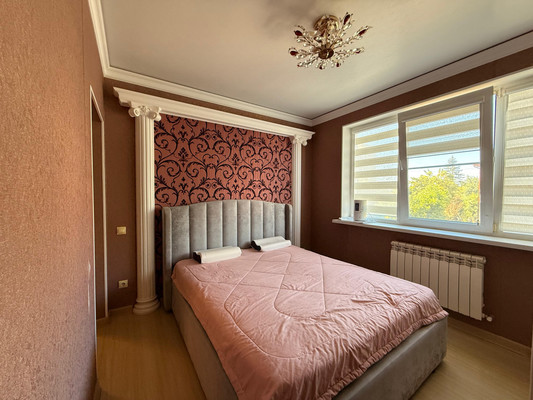 Продам трехкомнатную (3-комн.) квартиру, Калмыкова ул, 235ка, Вольный Аул кп