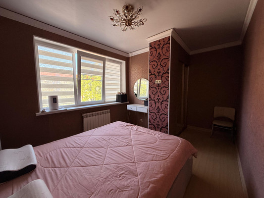 Продам трехкомнатную (3-комн.) квартиру, Калмыкова ул, 235ка, Вольный Аул кп