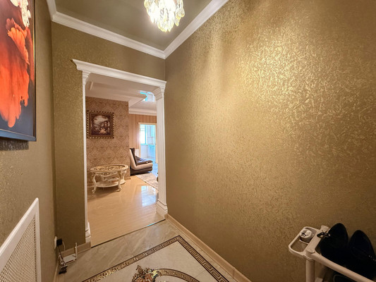 Продам трехкомнатную (3-комн.) квартиру, Калмыкова ул, 235ка, Вольный Аул кп