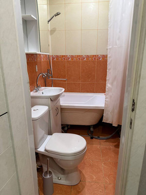 Продам двухкомнатную (2-комн.) квартиру, Гагарина ул, 81, Казань г