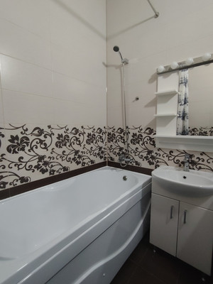 Сдам однокомнатную (1-комн.) квартиру, Воронцовский б-р, 20к3, Мурино п