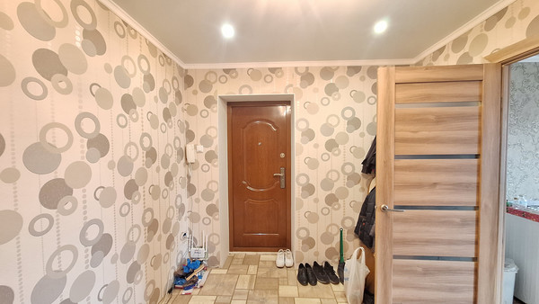 Продам двухкомнатную (2-комн.) квартиру, Карла Маркса ул, 24, Ишим г
