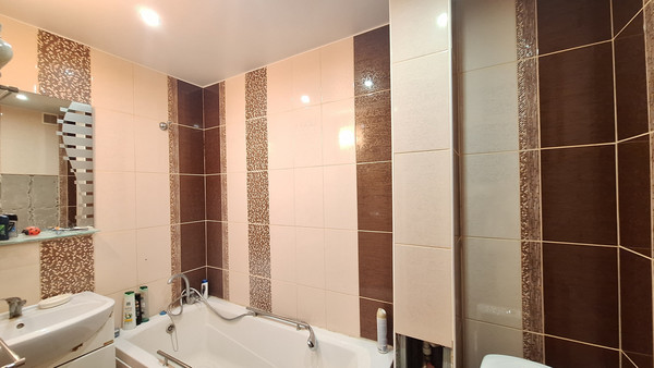 Продам двухкомнатную (2-комн.) квартиру, Карла Маркса ул, 24, Ишим г