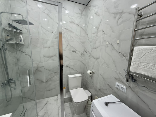 Продам однокомнатную (1-комн.) квартиру, Александра Суворова пр-кт, 15к7, Симферополь г