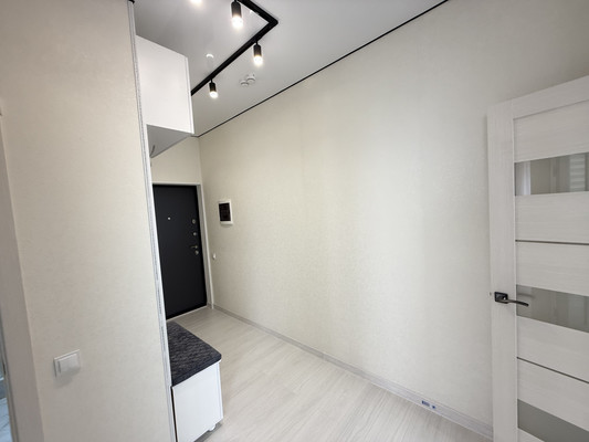 Продам однокомнатную (1-комн.) квартиру, Александра Суворова пр-кт, 15к7, Симферополь г