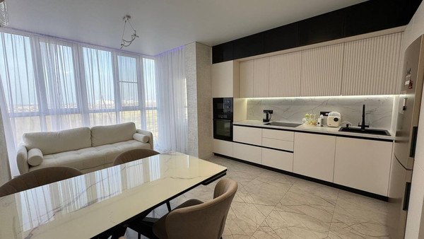 Продам двухкомнатную (2-комн.) квартиру, им. Мурата Ахеджака ул, 10ка, Краснодар г