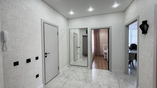 Продам двухкомнатную (2-комн.) квартиру, им. Мурата Ахеджака ул, 10ка, Краснодар г