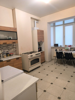 Продам двухкомнатную (2-комн.) квартиру, Каменская ул, 33А, Шалушка с