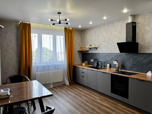 Продам двухкомнатную (2-комн.) квартиру, им. Адмирала Пустошкина б-р, 11к3, Краснодар г