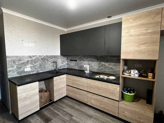 Продам двухкомнатную (2-комн.) квартиру, им. Адмирала Крузенштерна ул, 6к3, Краснодар г