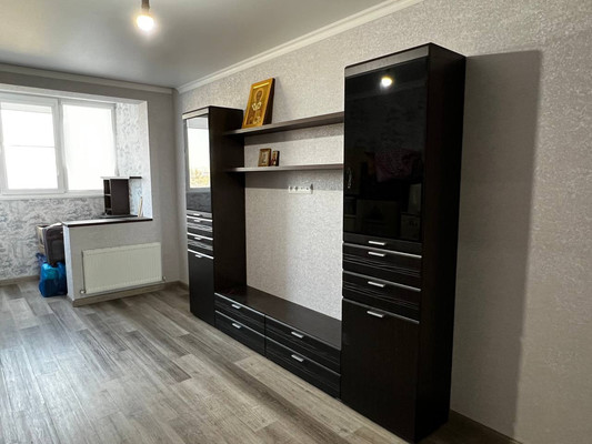 Продам двухкомнатную (2-комн.) квартиру, им. Адмирала Крузенштерна ул, 6к3, Краснодар г