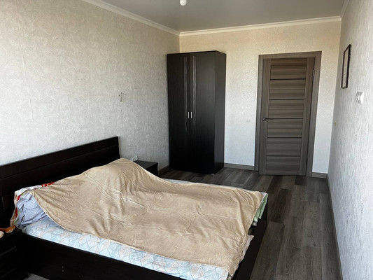 Продам двухкомнатную (2-комн.) квартиру, им. Адмирала Крузенштерна ул, 6к3, Краснодар г